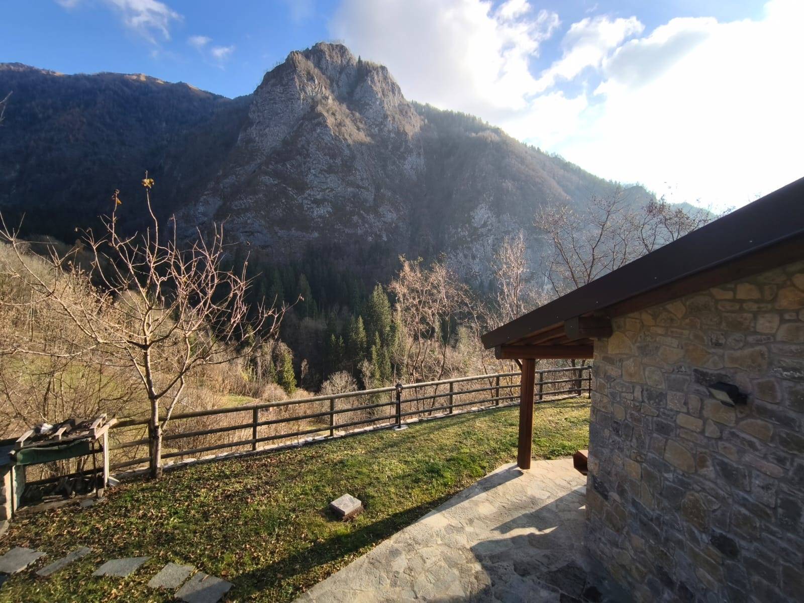 Villa bifamiliare in vendita a Oltressenda Alta, Spinelli