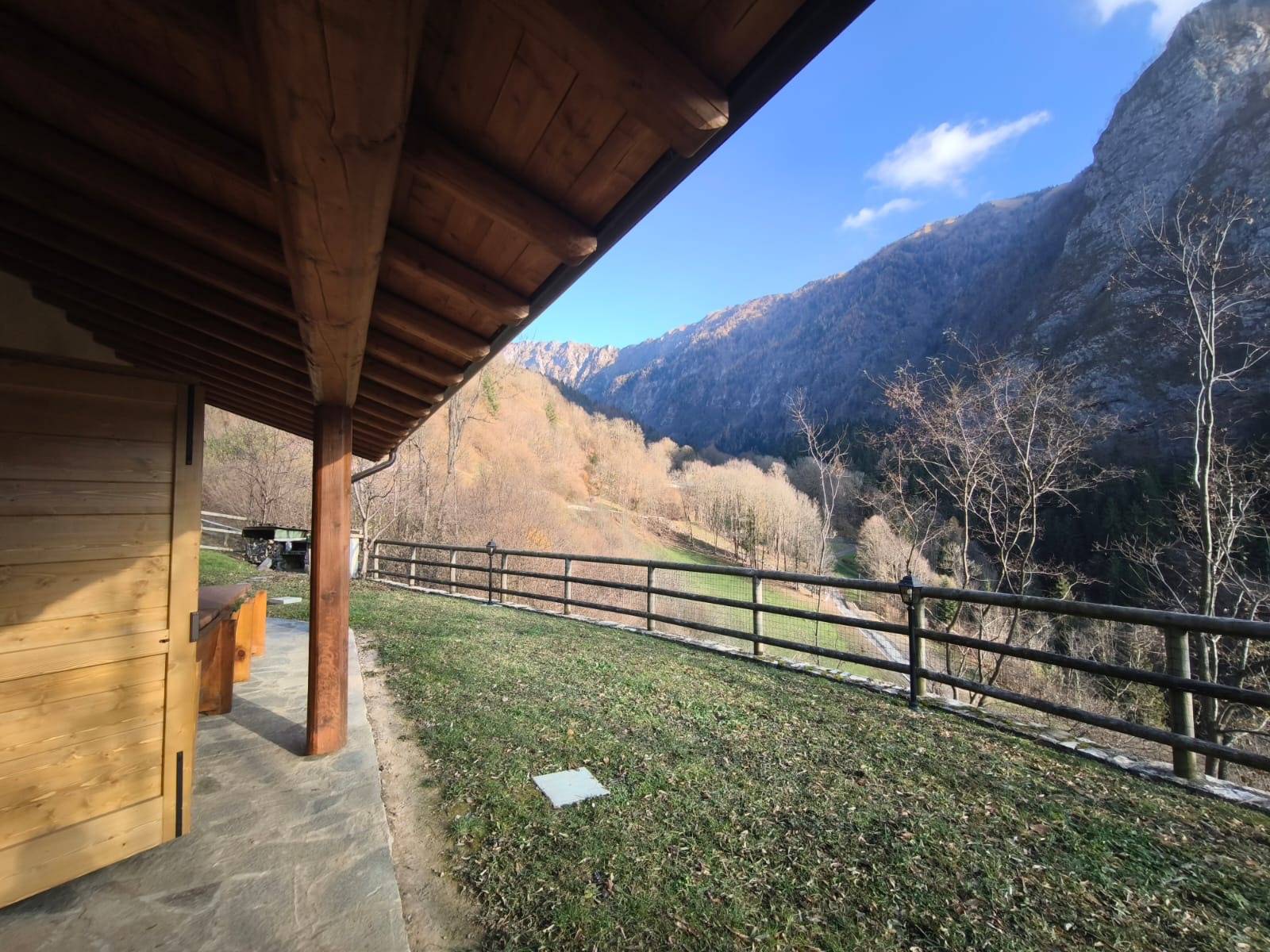 Villa bifamiliare in vendita a Oltressenda Alta, Spinelli