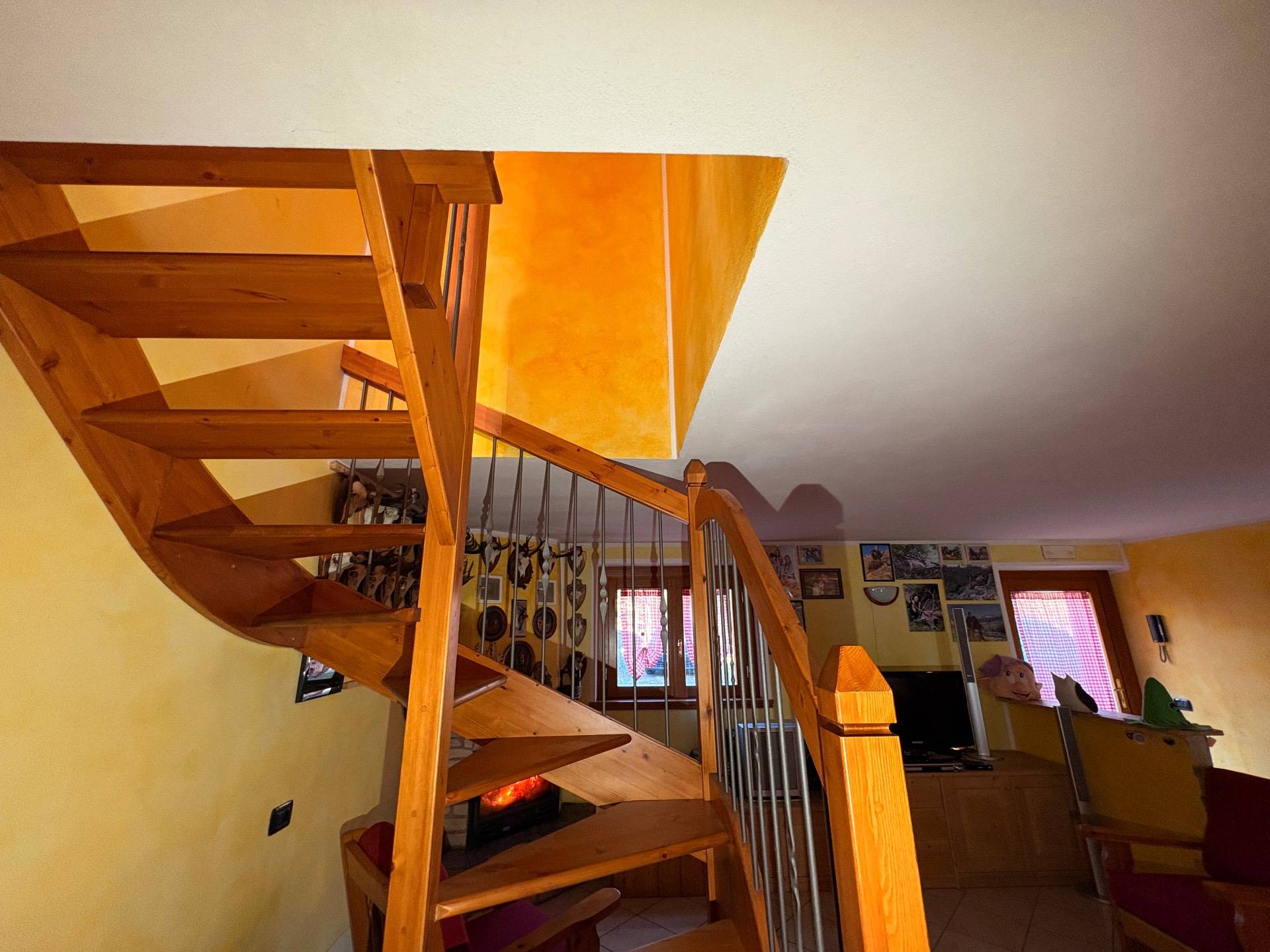 Villa bifamiliare in vendita a Castione della Presolana