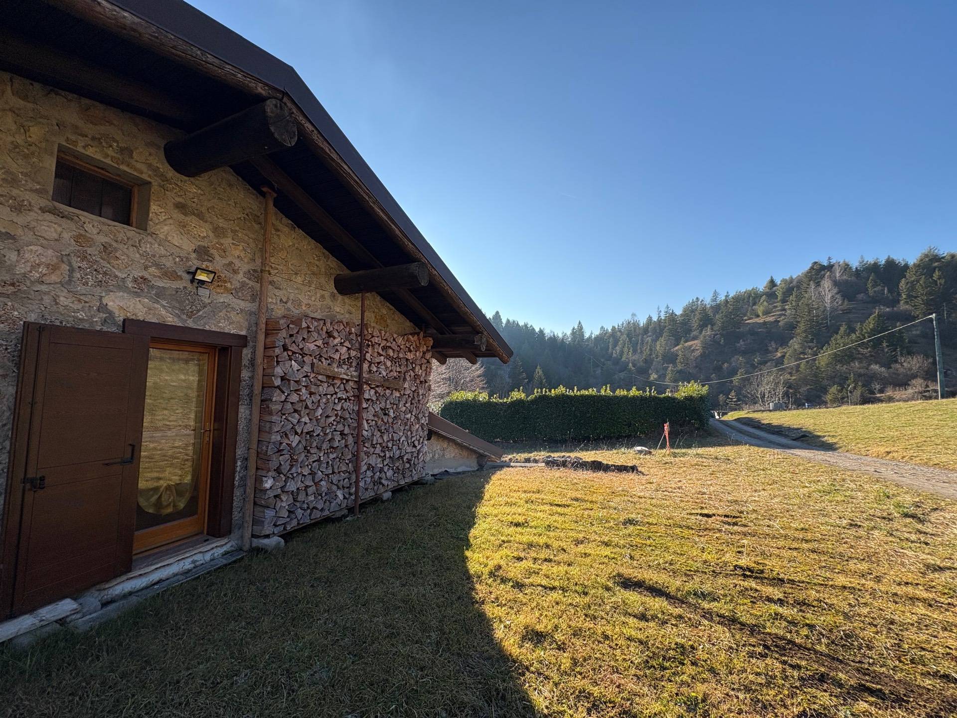 Villa bifamiliare in vendita a Castione della Presolana