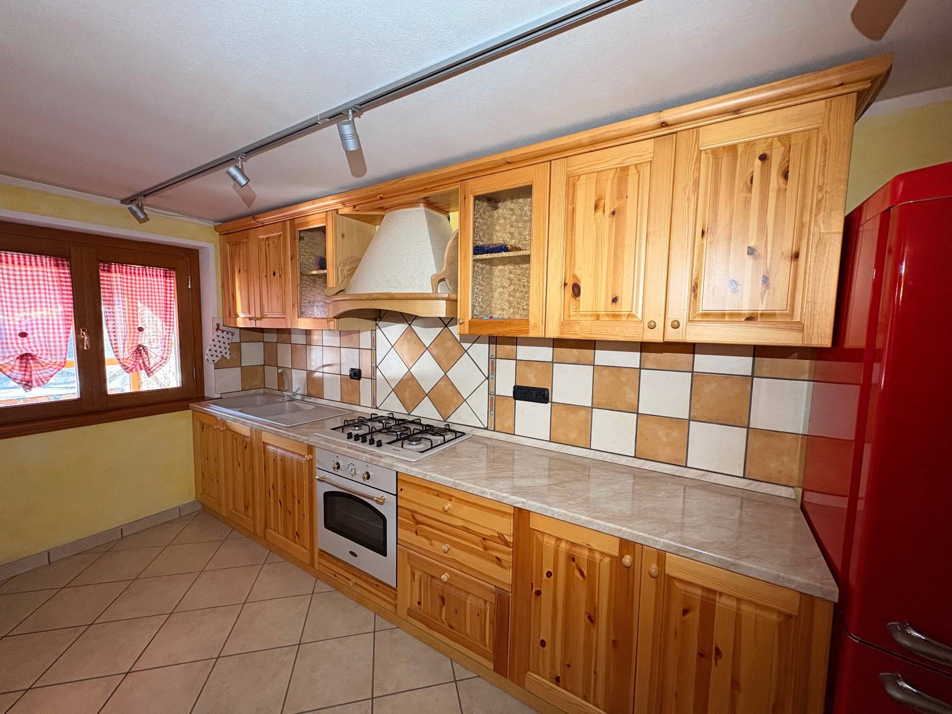 Villa bifamiliare in vendita a Castione della Presolana