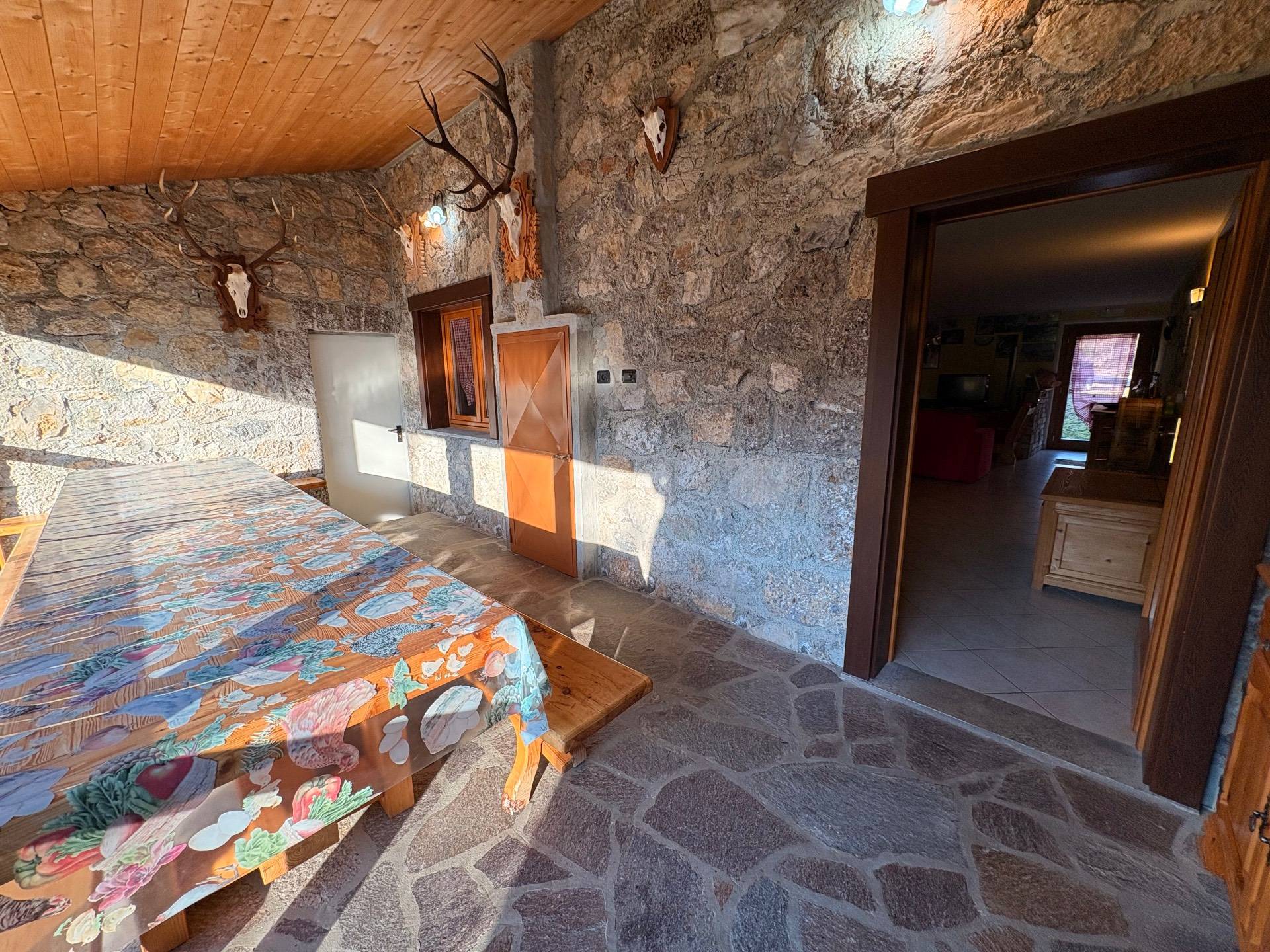 Villa bifamiliare in vendita a Castione della Presolana