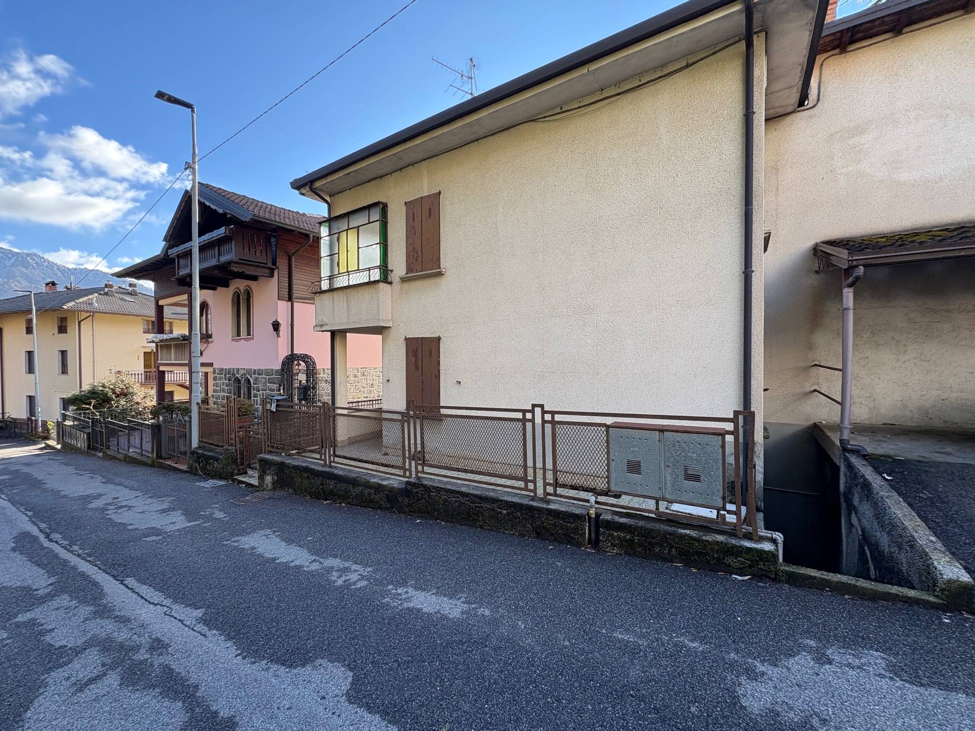 Casa indipendente in vendita a Premolo