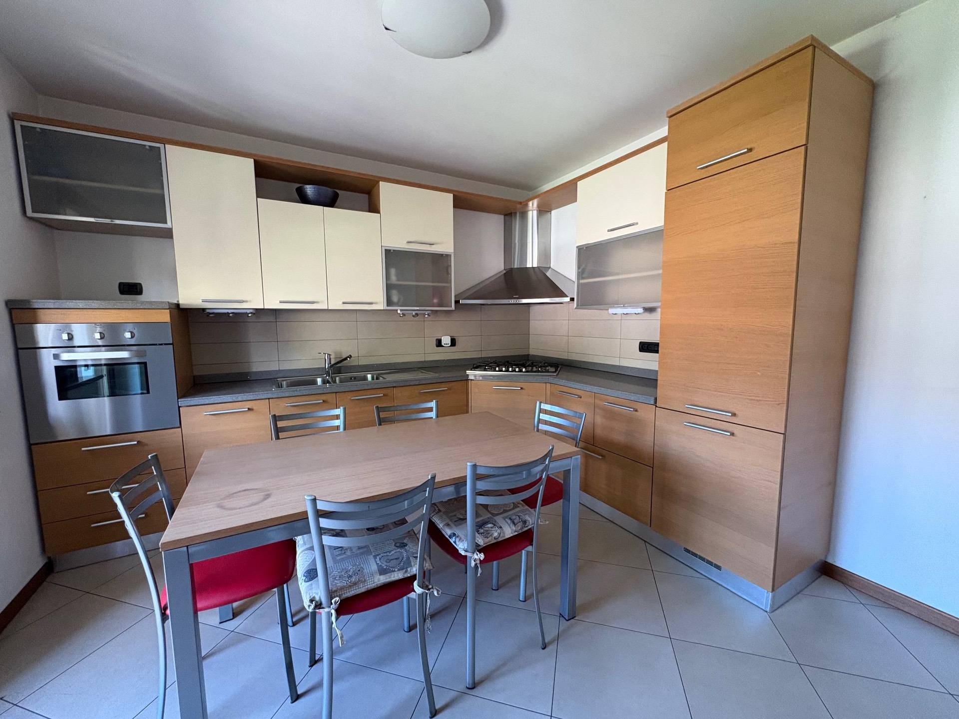 Casa indipendente in vendita a Villa d'Ogna