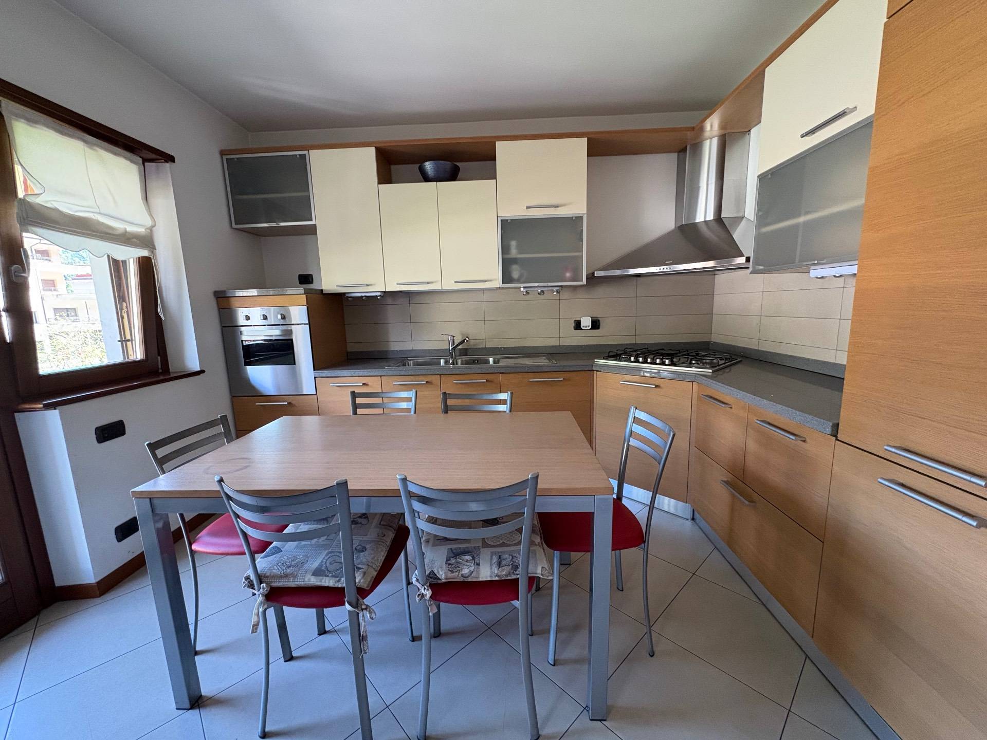 Casa indipendente in vendita a Villa d'Ogna