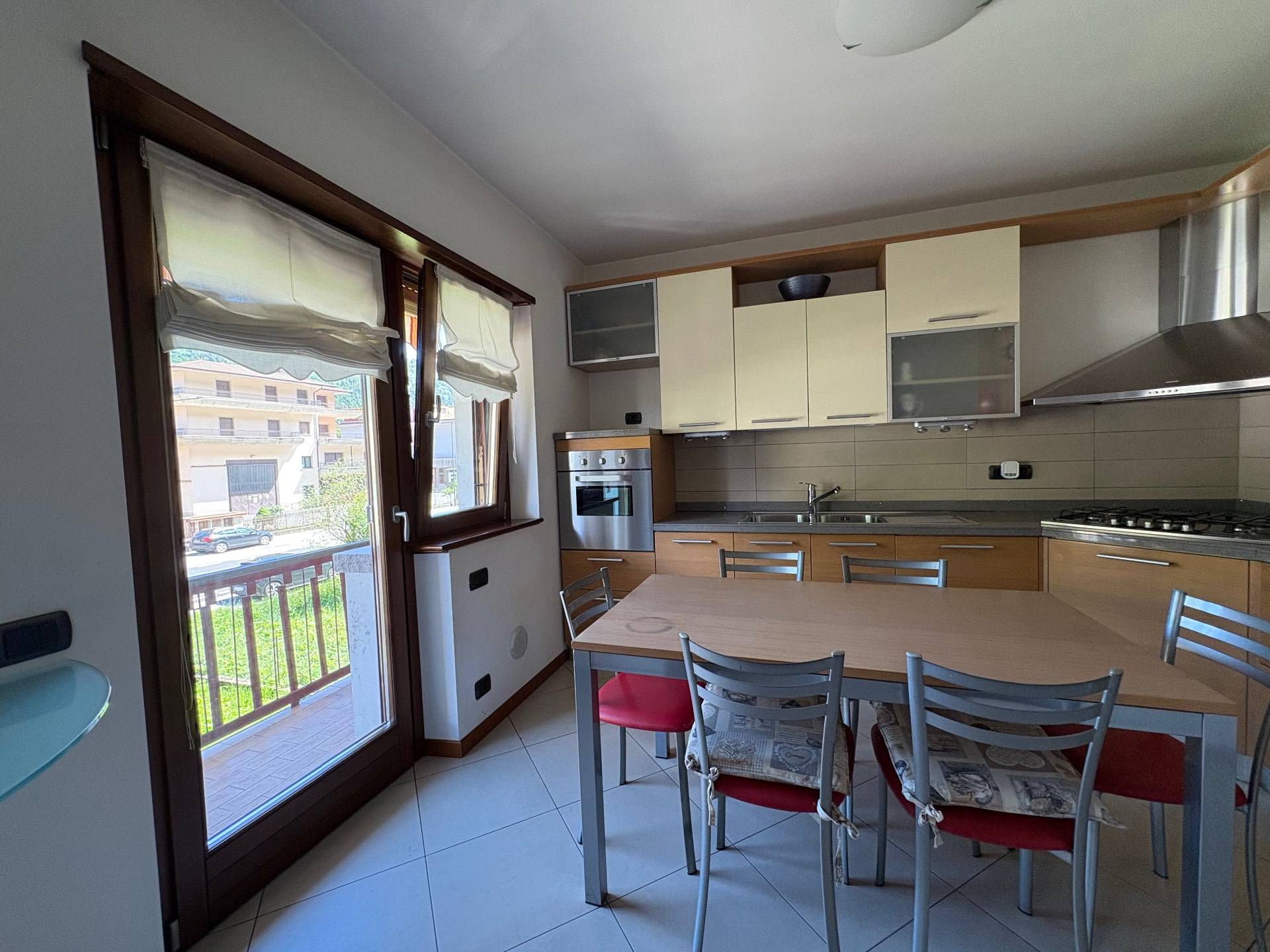 Casa indipendente in vendita a Villa d'Ogna