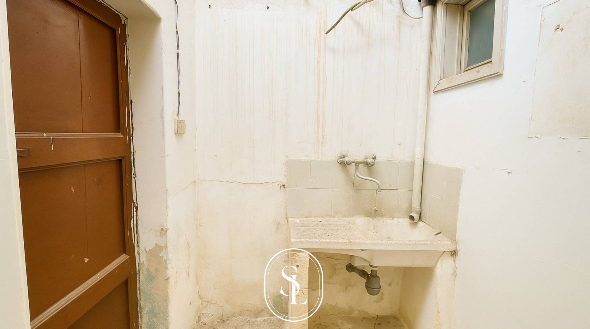 Edificio commerciale o terziario in vendita a Nard, Centro Storico