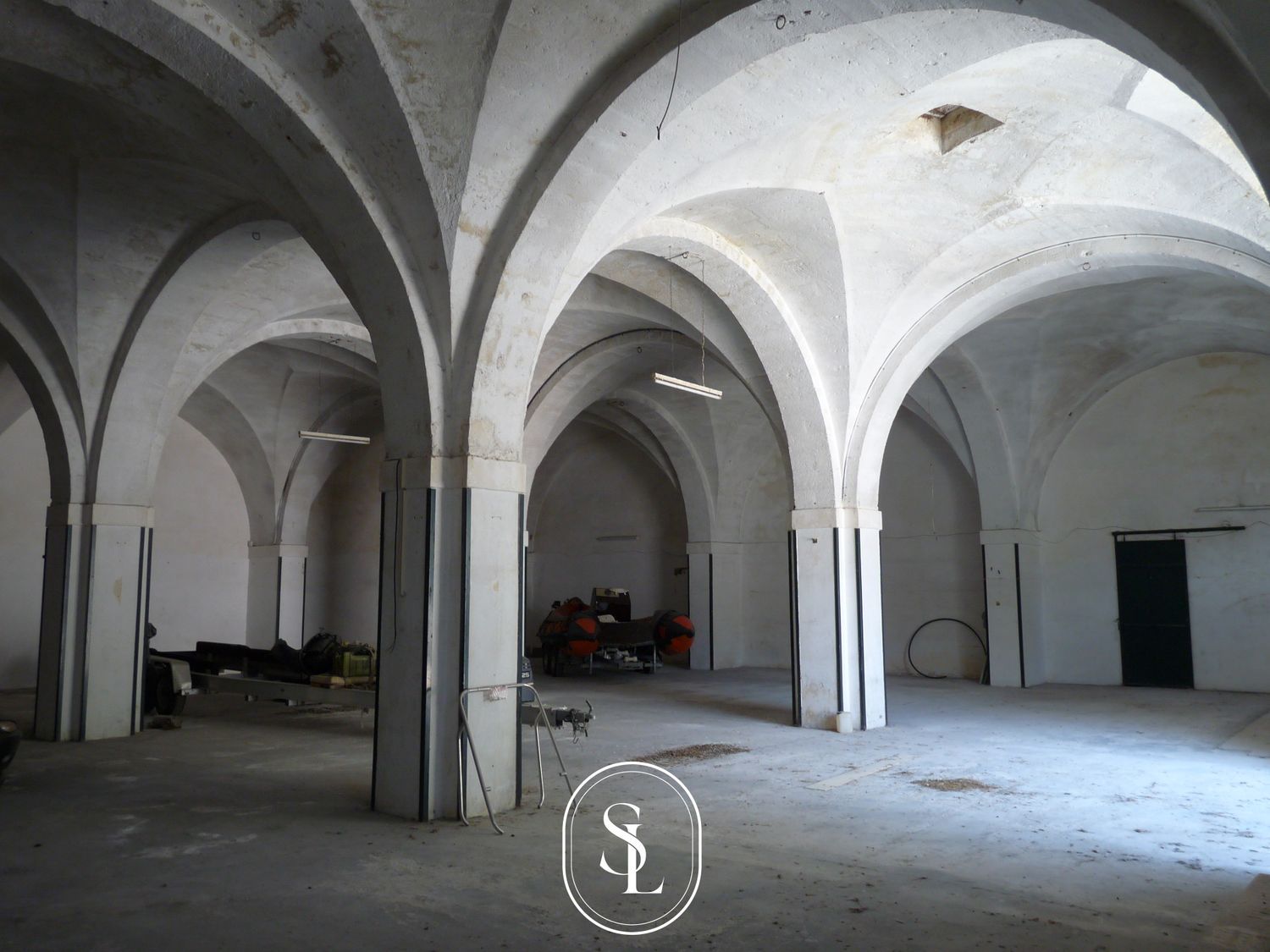 Locale commerciale in vendita a Squinzano