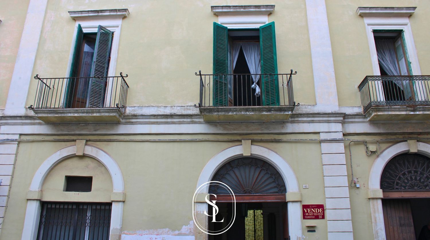 Edificio commerciale o terziario in vendita a Parabita