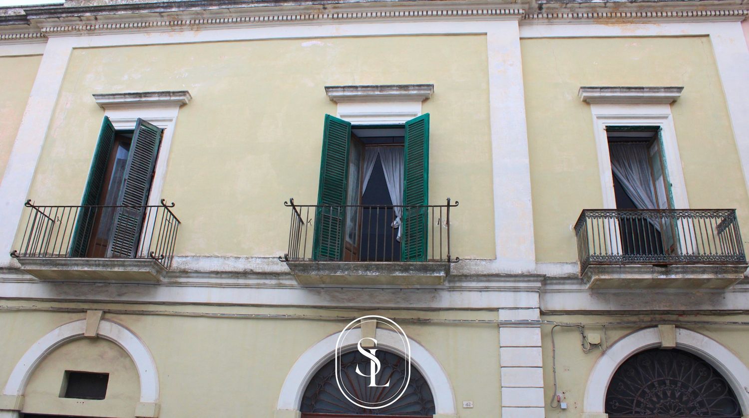 Edificio commerciale o terziario in vendita a Parabita