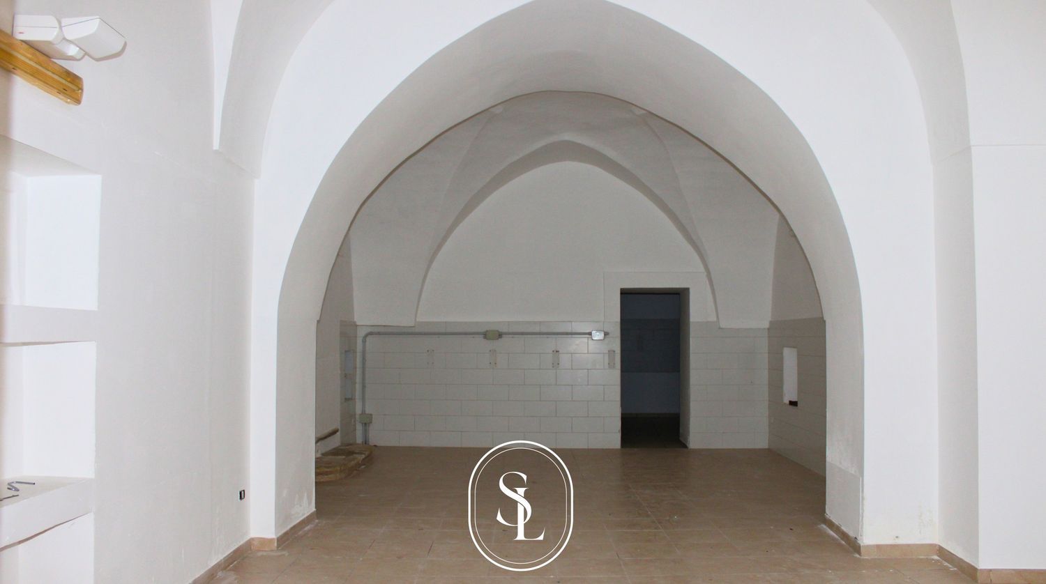 Edificio commerciale o terziario in vendita a Parabita