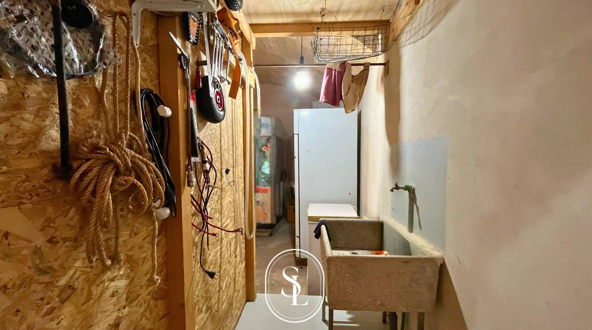 Locale commerciale in vendita a Nard