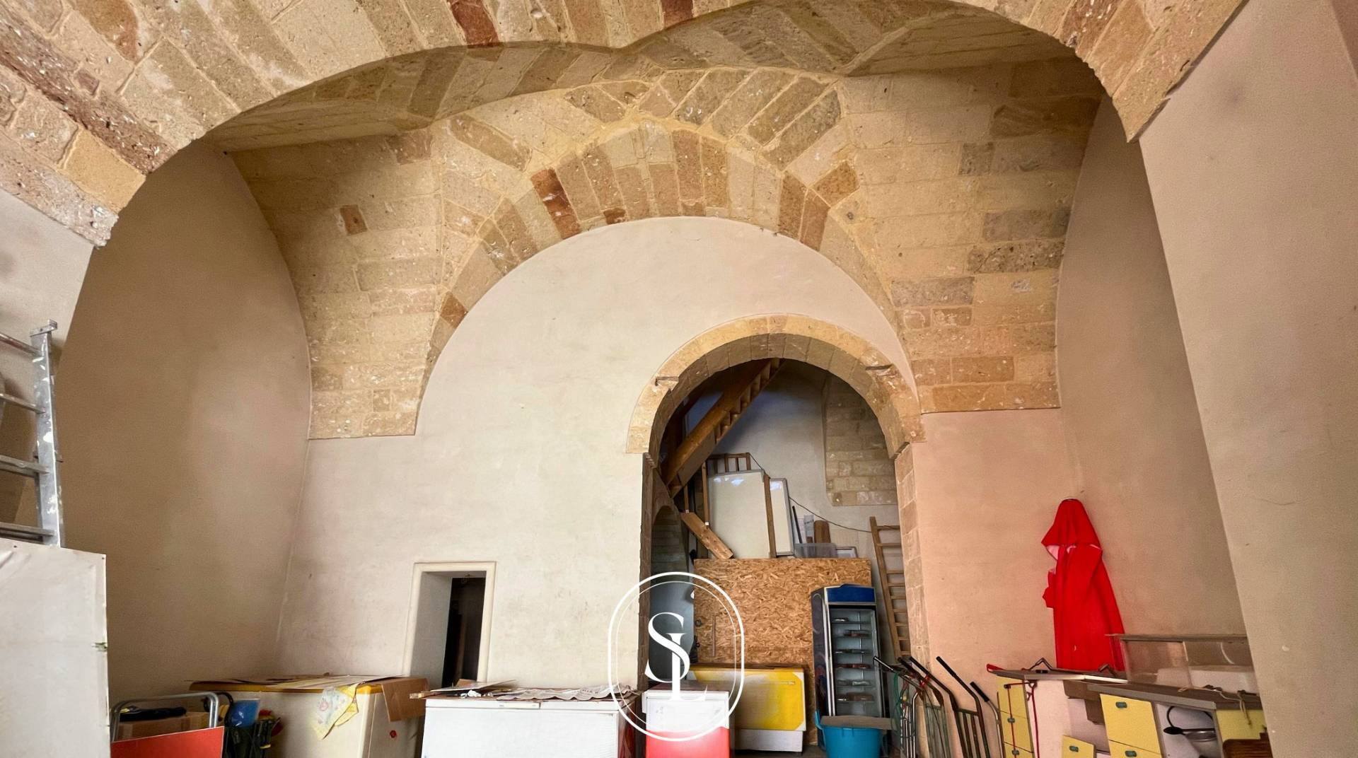 Locale commerciale in vendita a Nard