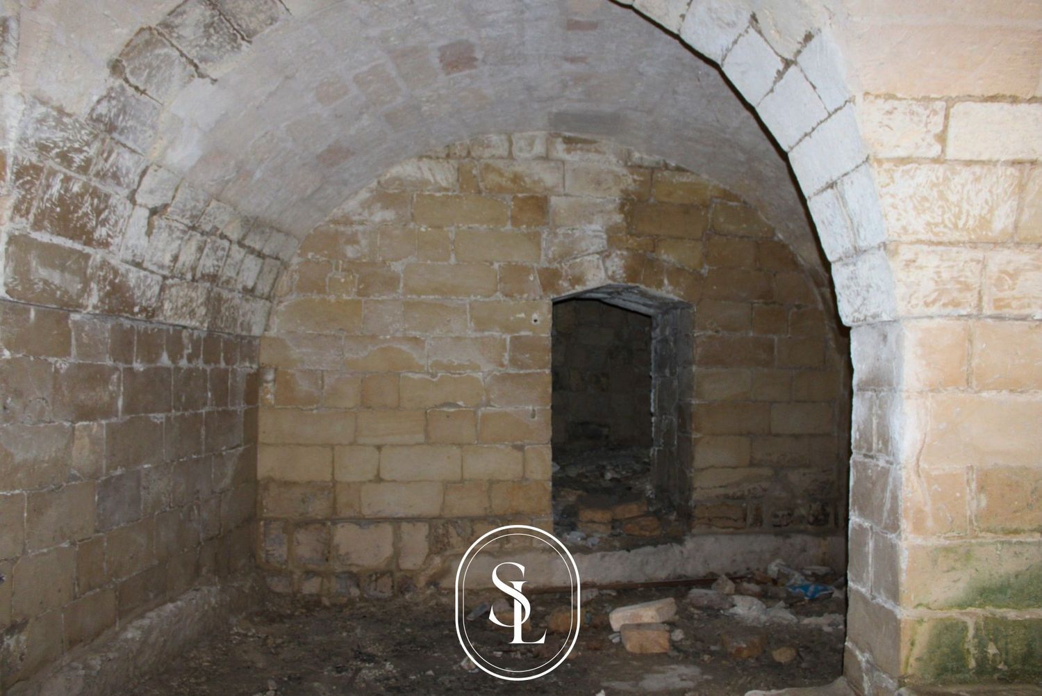 Locale commerciale in vendita a Lecce, Centro storico