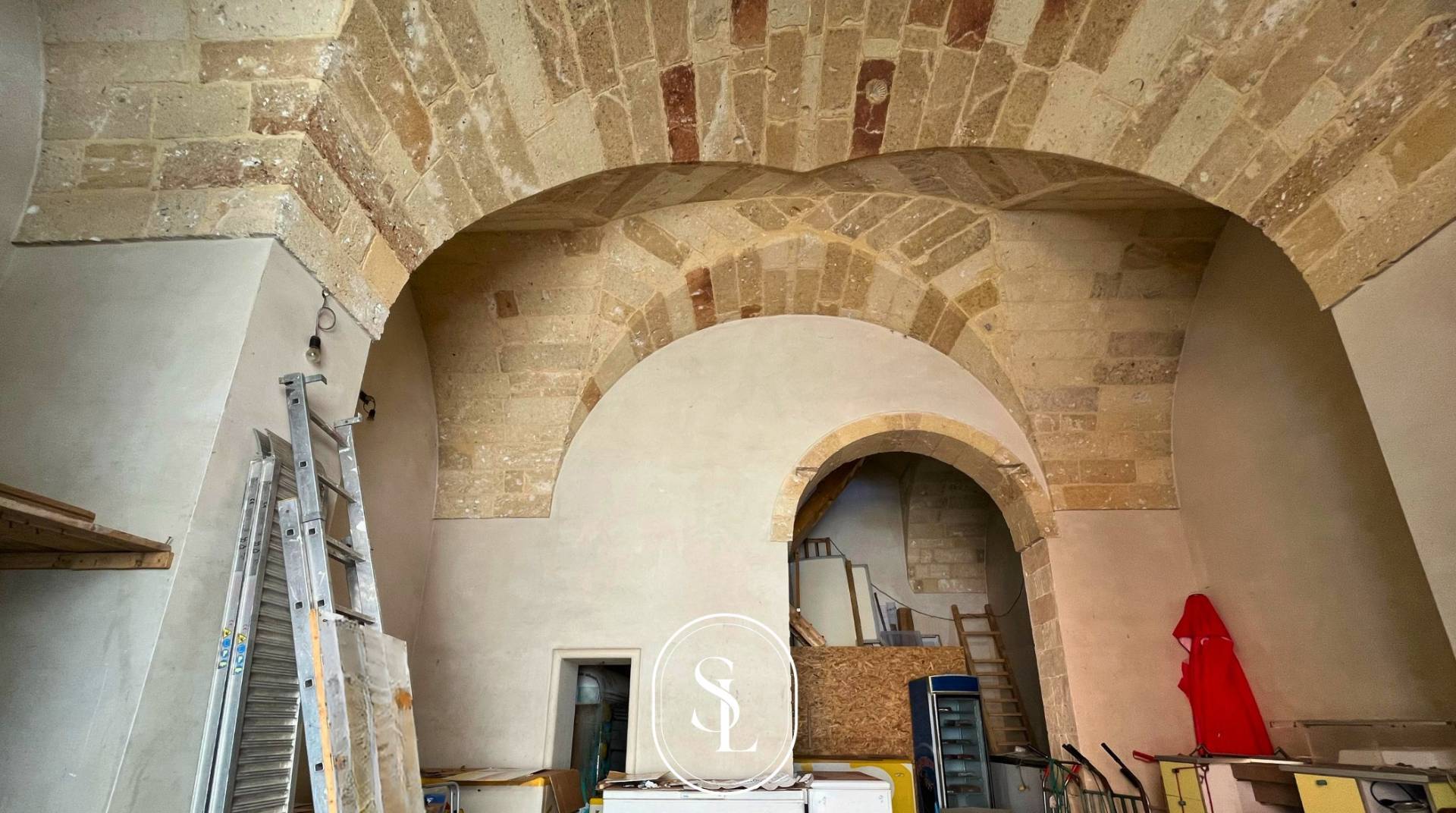 Locale commerciale in vendita a Nard