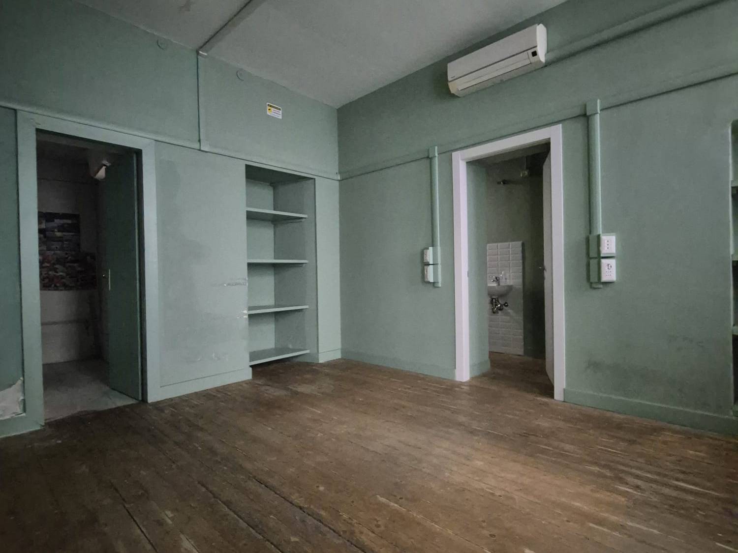 Locale commerciale in vendita a Milano, Centro Storico