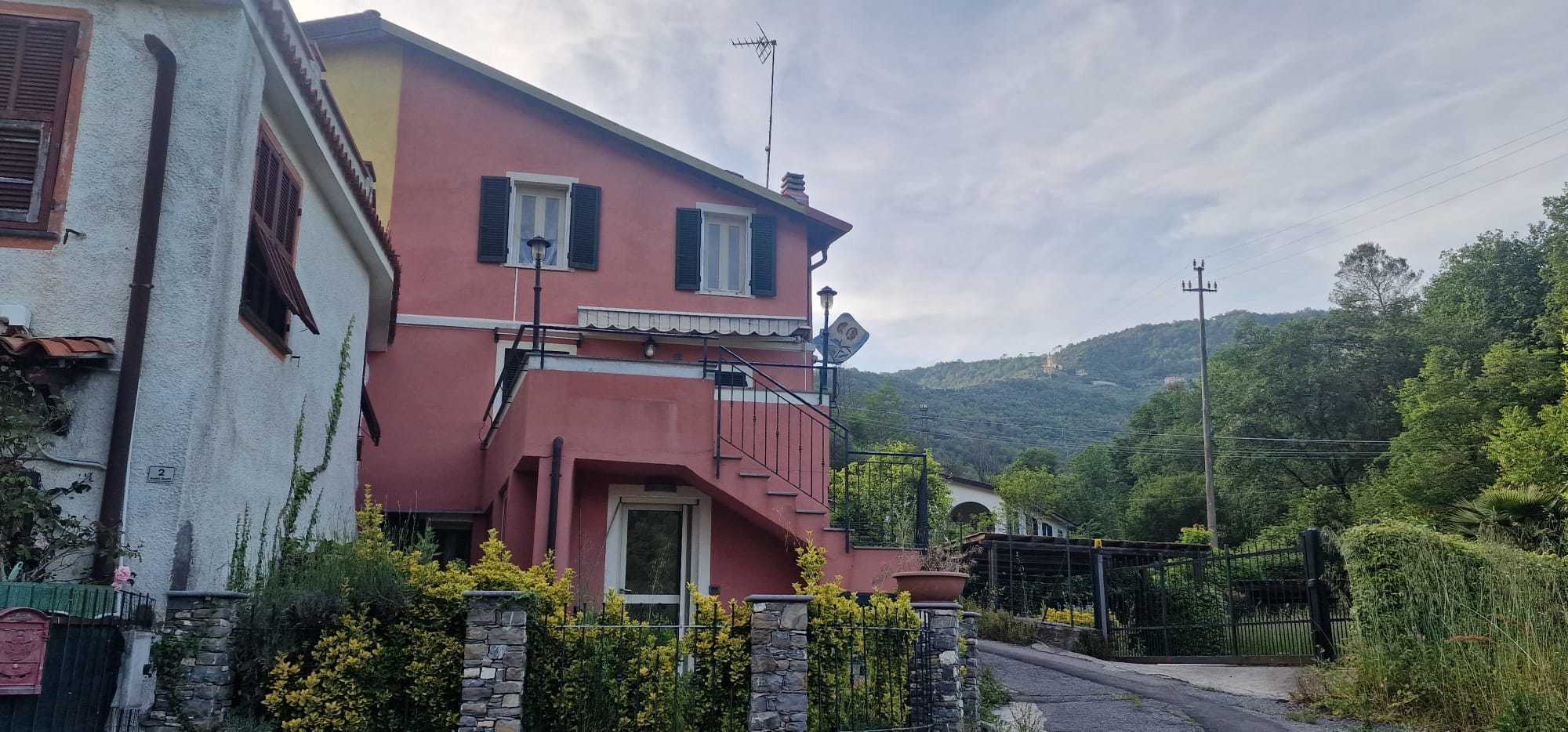 Casa indipendente con giardino in san lorenzo 46, Stellanello