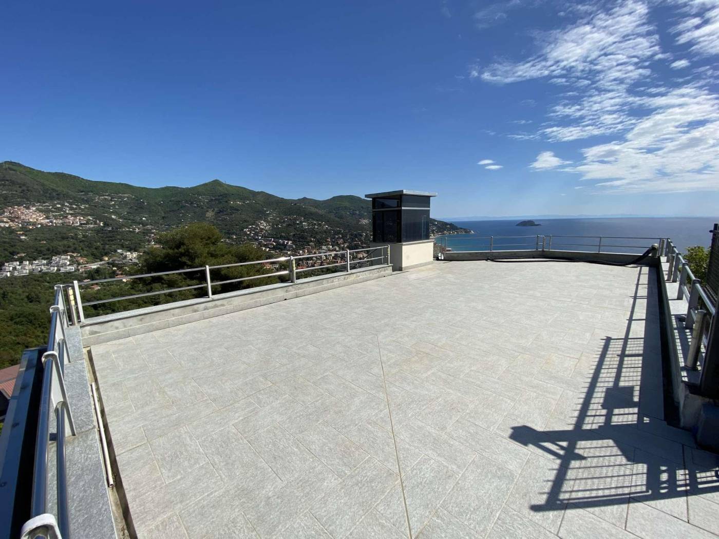 Villa con giardino in strada panoramica san bernardo 116-118, Alassio