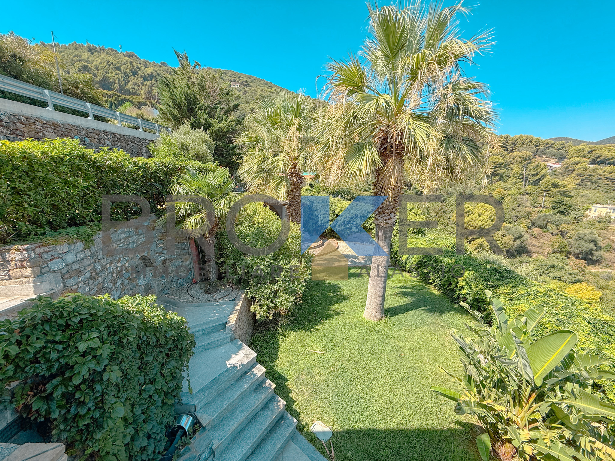 Villa con giardino in strada panoramica san bernardo 116-118, Alassio