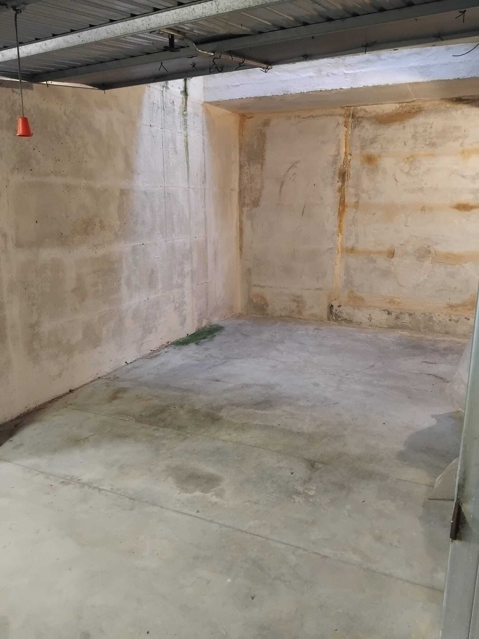 Box/Garage 14mq in vendita in via adelasia 3, Alassio