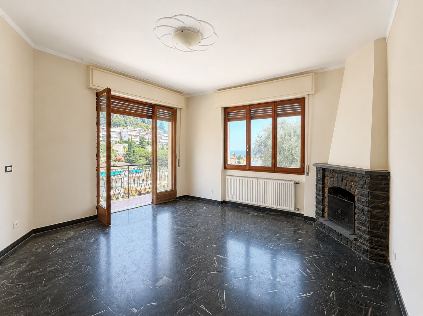 Casa indipendente con giardino in via privata tetti rossi 77, Alassio