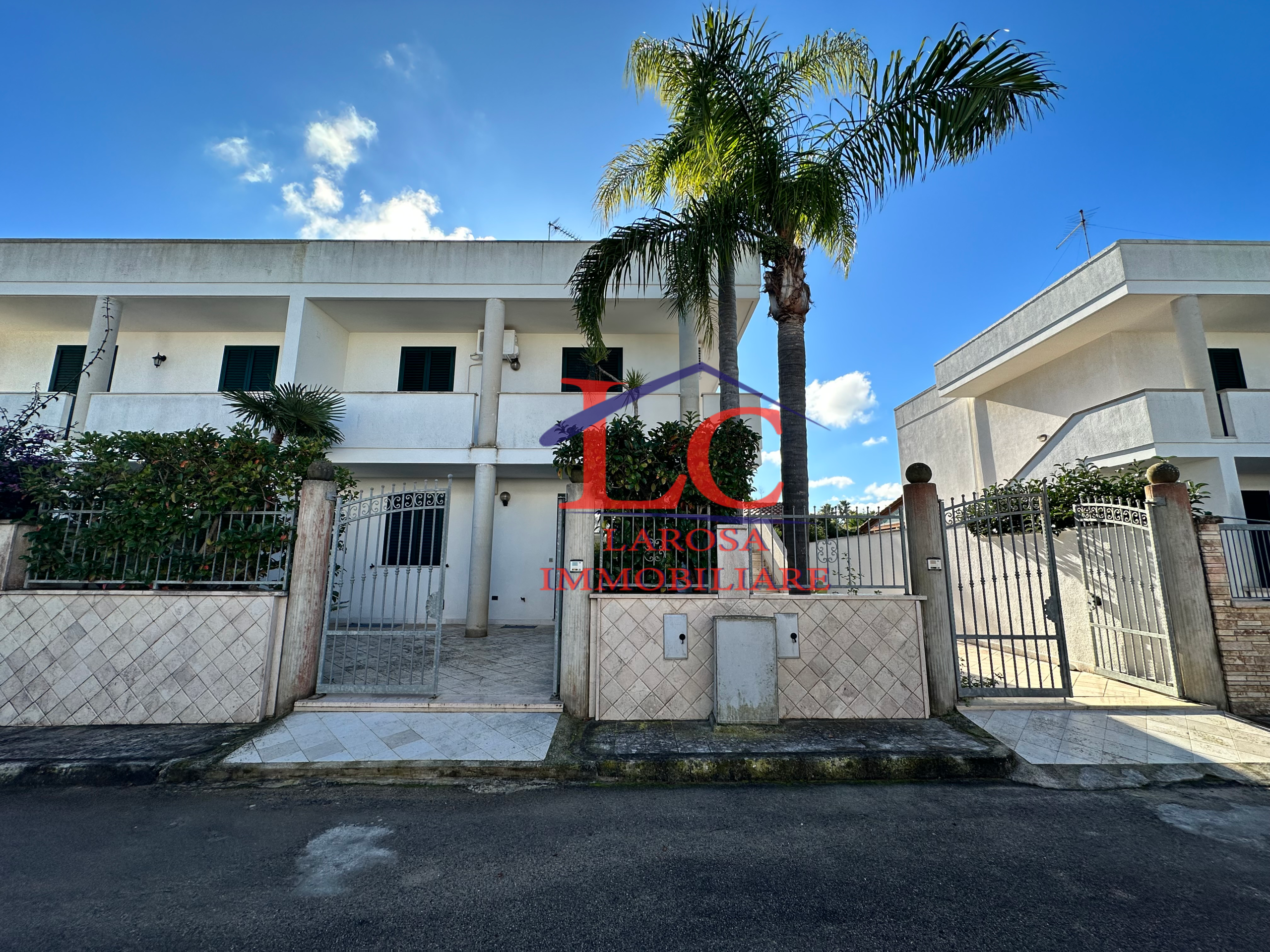 Villa con giardino in via renato rascel 1, Melendugno