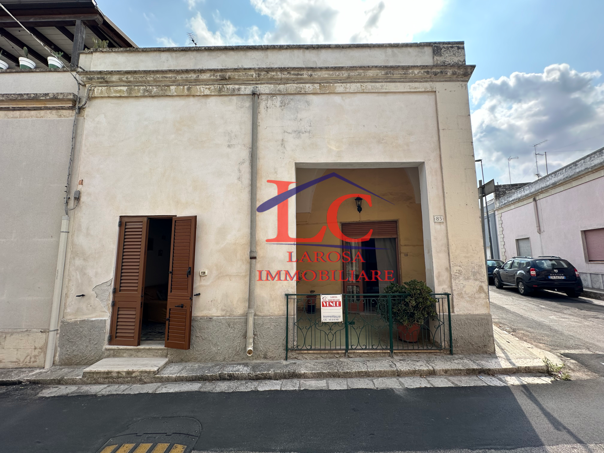 Casa indipendente con box doppio in via giuseppe mazzini 83, Lizzanello