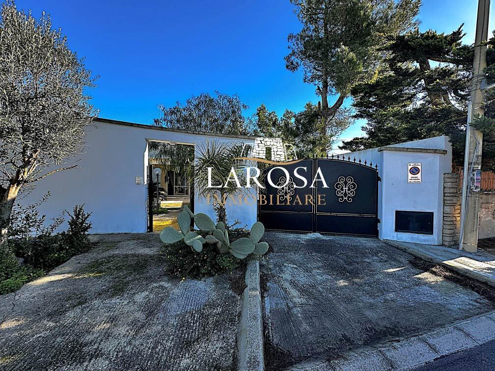 Casa indipendente con giardino in via giunone 8, Melendugno