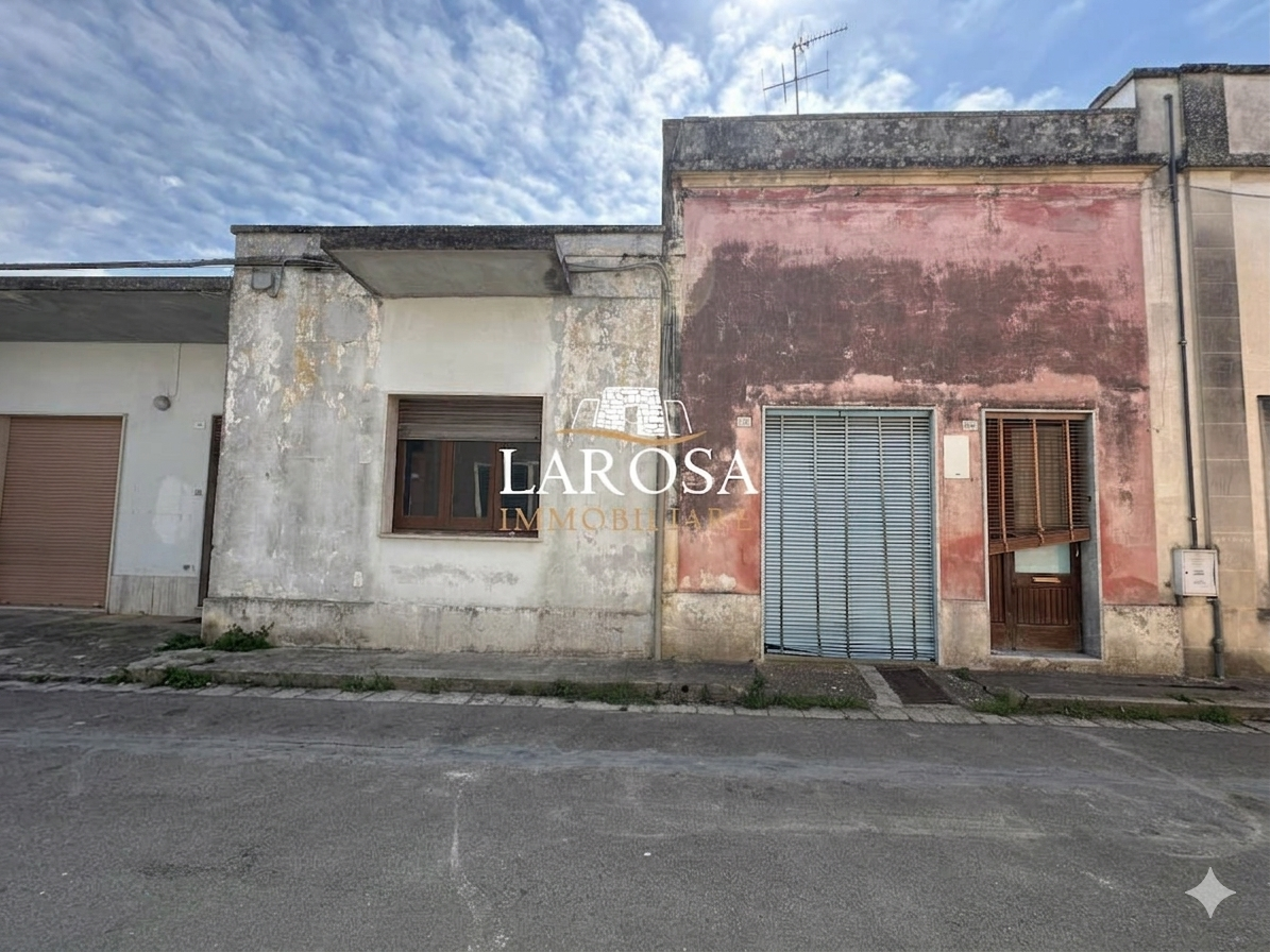 Casa indipendente con giardino in via castriota 132, Calimera