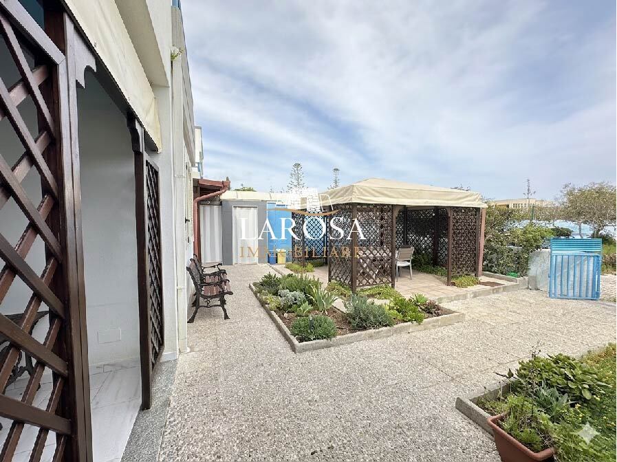 Quadrilocale con giardino in via tina pica 10, Melendugno