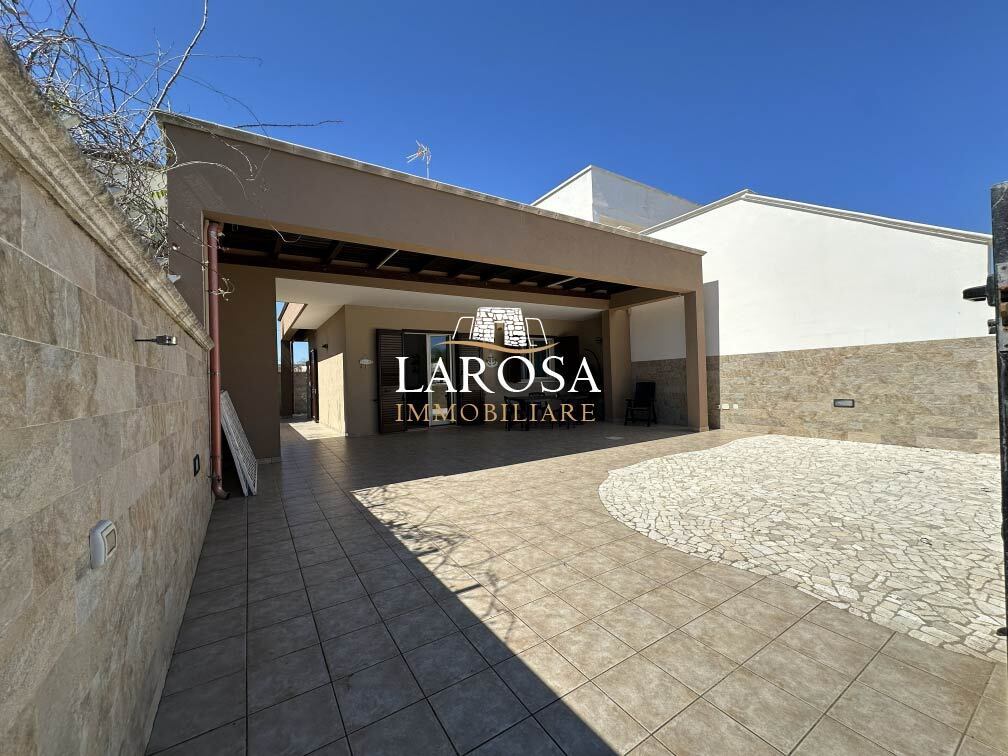 Casa indipendente con giardino, Melendugno torre specchia