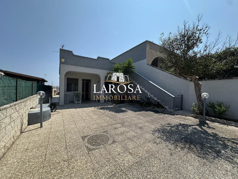 Casa indipendente con giardino in via santelena 8, Melendugno