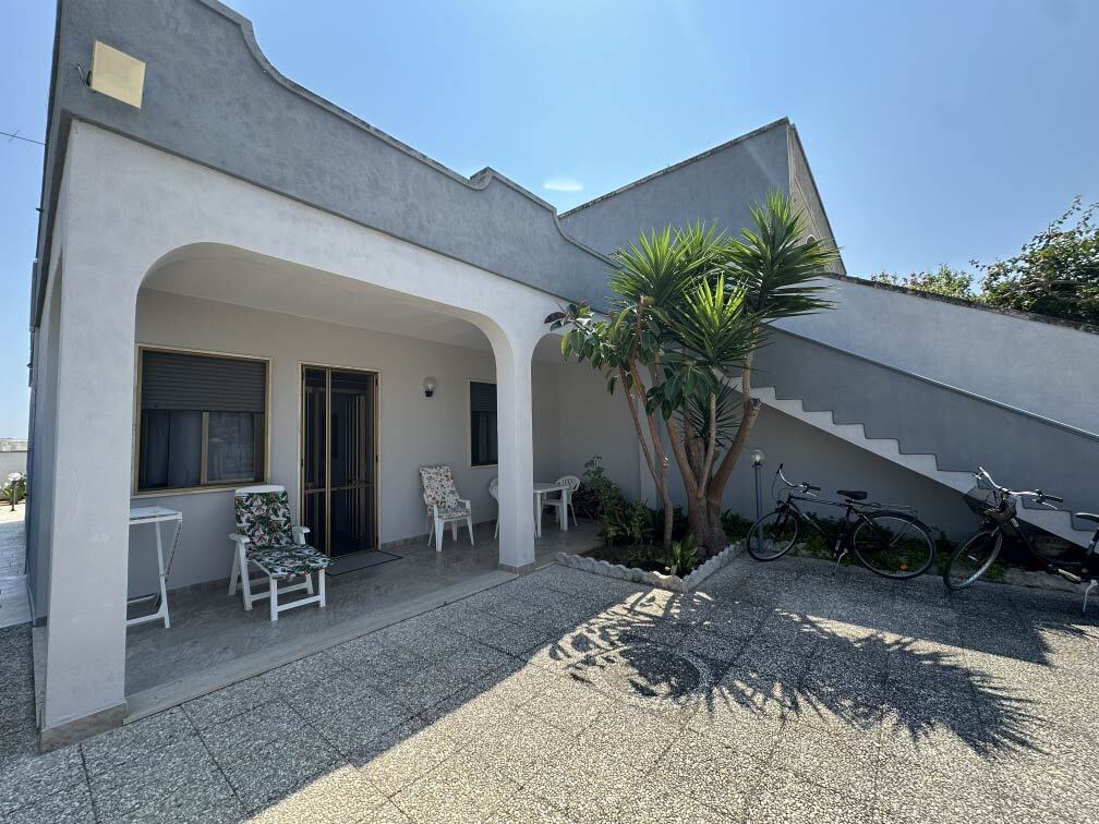 Casa indipendente con giardino in via santelena 8, Melendugno