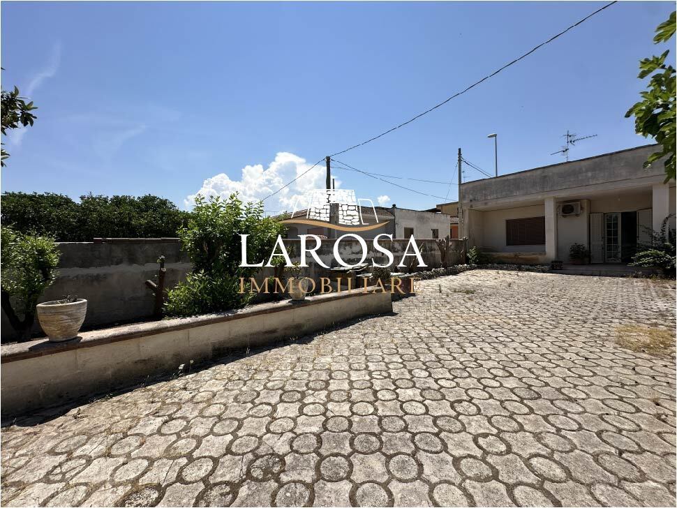 Casa indipendente con giardino in via giovanni gnocchi 1, Melendugno