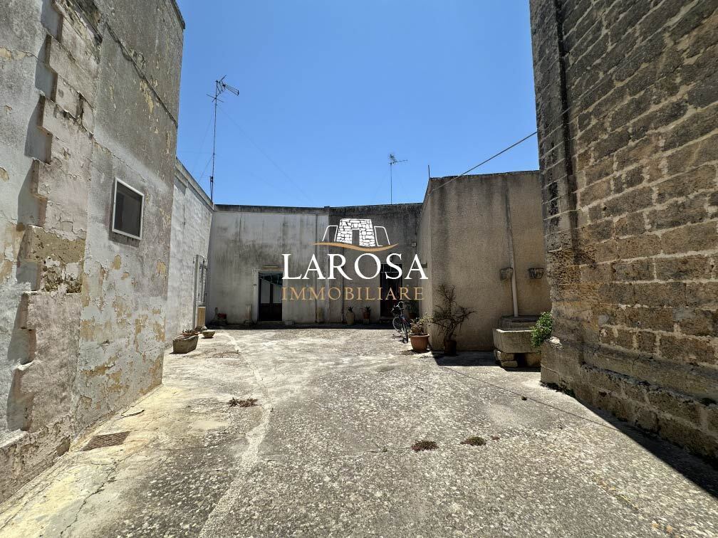 Casa indipendente con giardino in via giuseppe grassi 17, Castri di Lecce