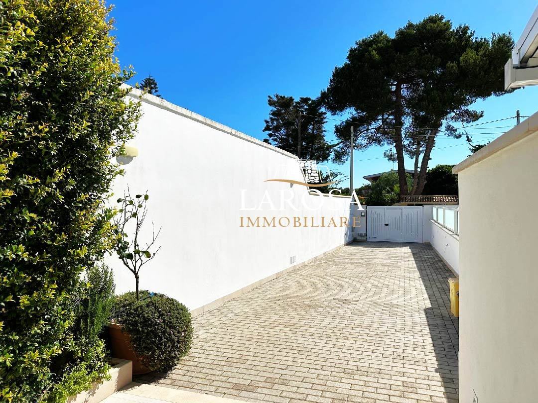 Quadrilocale con giardino, Melendugno torre specchia