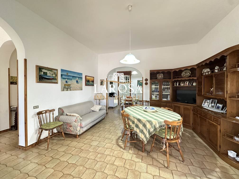 Villa con giardino in via siria 1, Melendugno