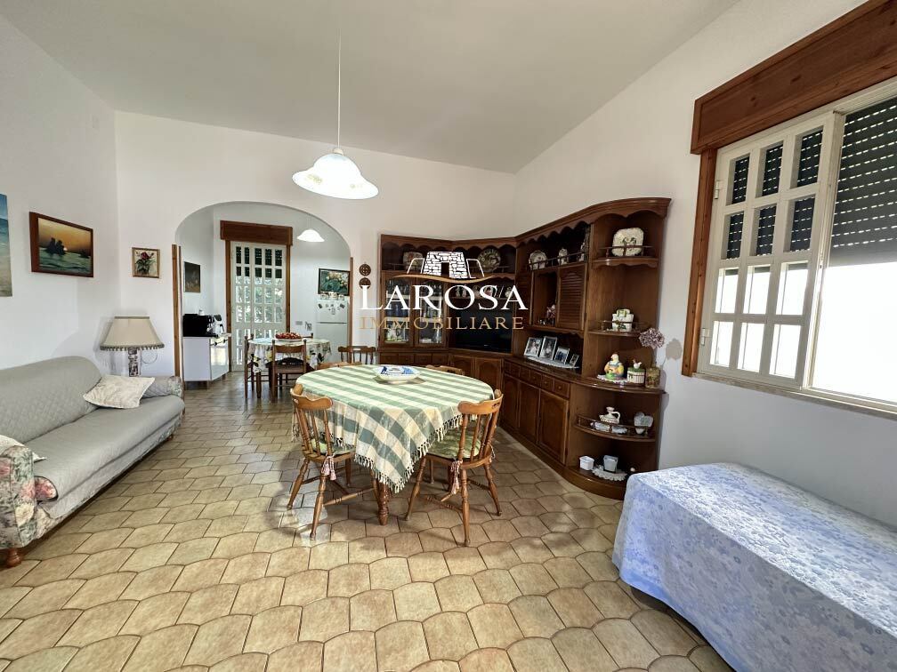 Villa con giardino in via siria 1, Melendugno