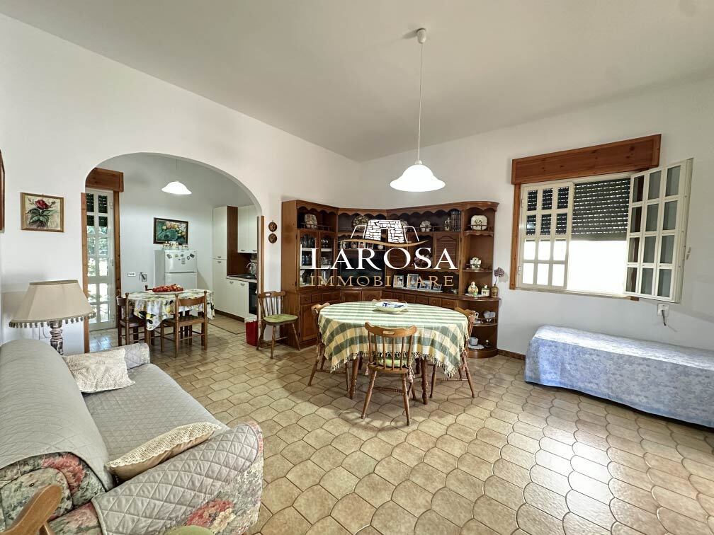 Villa con giardino in via siria 1, Melendugno