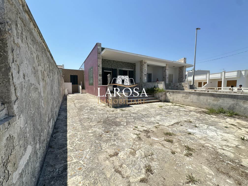 Casa indipendente con giardino in via lungomare matteotti 177, Melendugno
