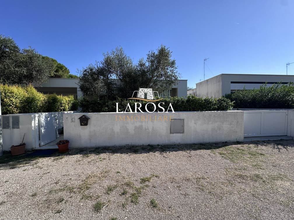 Villa con giardino in via giordania 44, Melendugno