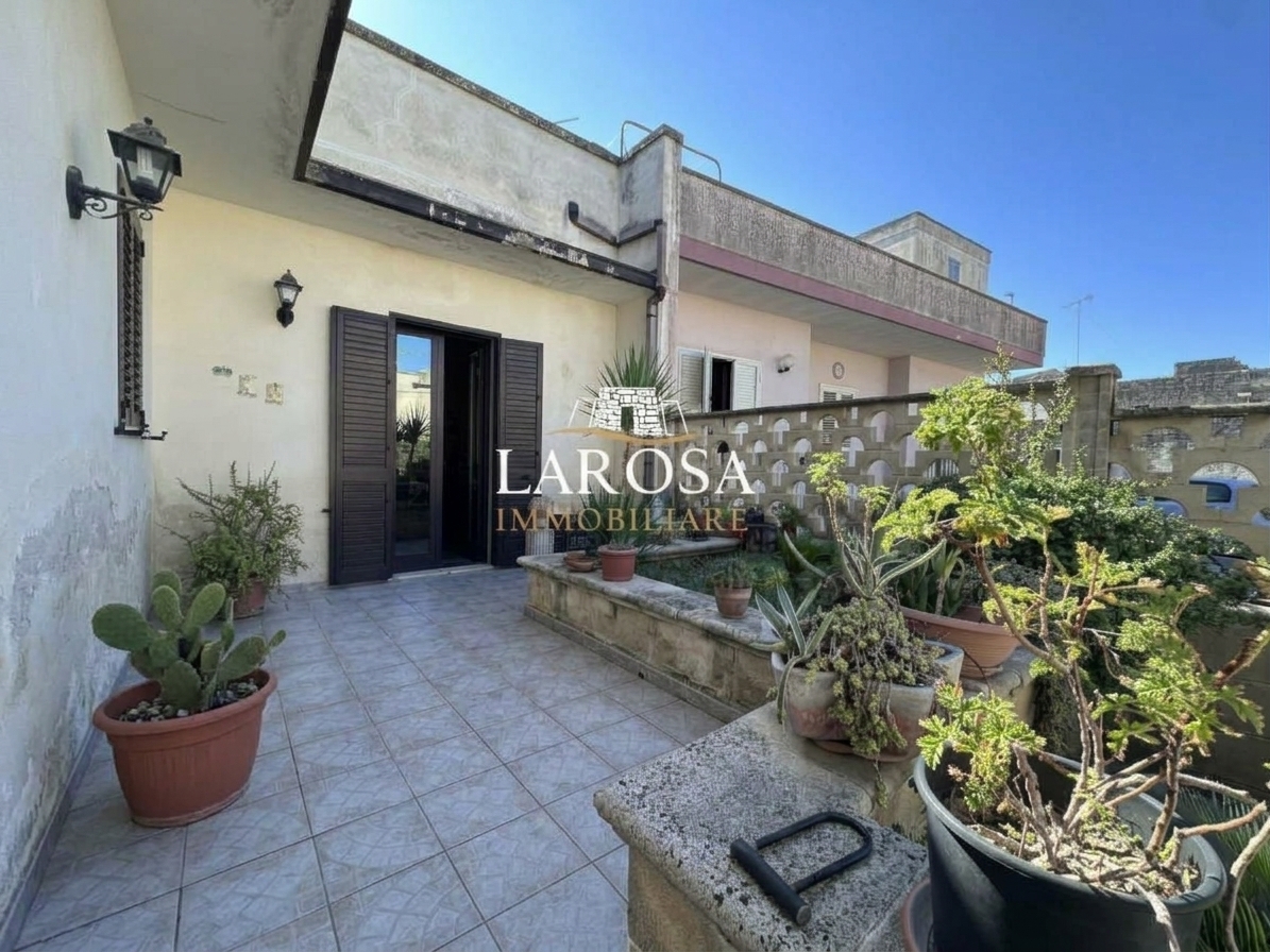 Casa indipendente con giardino in via san cesario 25, Cavallino