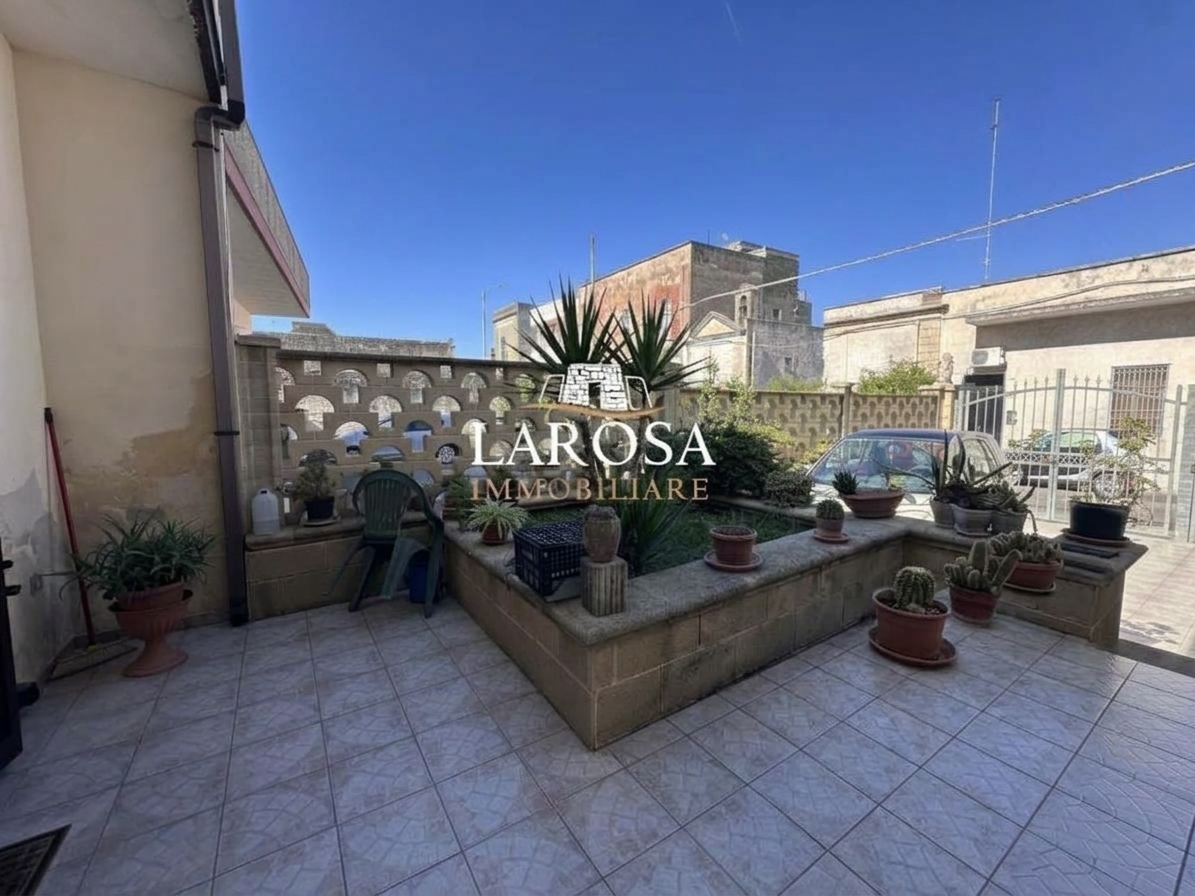 Casa indipendente con giardino in via san cesario 25, Cavallino