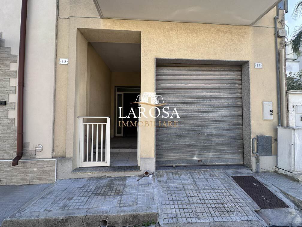 Appartamento con giardino in via ugo foscolo 13, Vernole