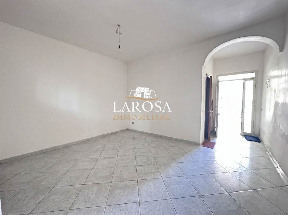 Appartamento con giardino in via ugo foscolo 13, Vernole