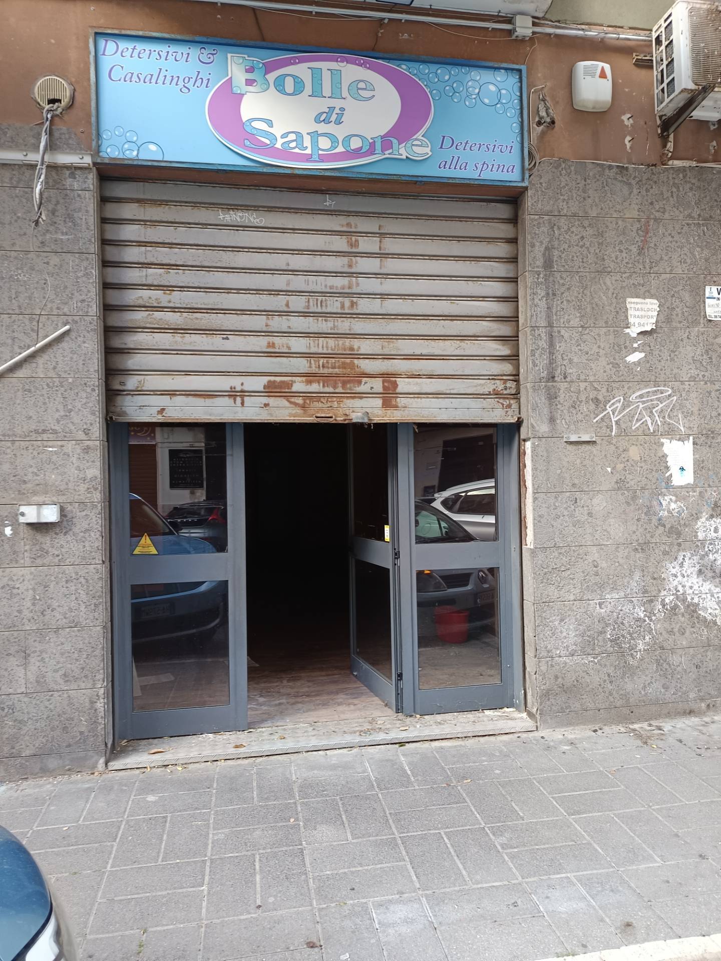 Locale commerciale in vendita a Salerno, PASTENA