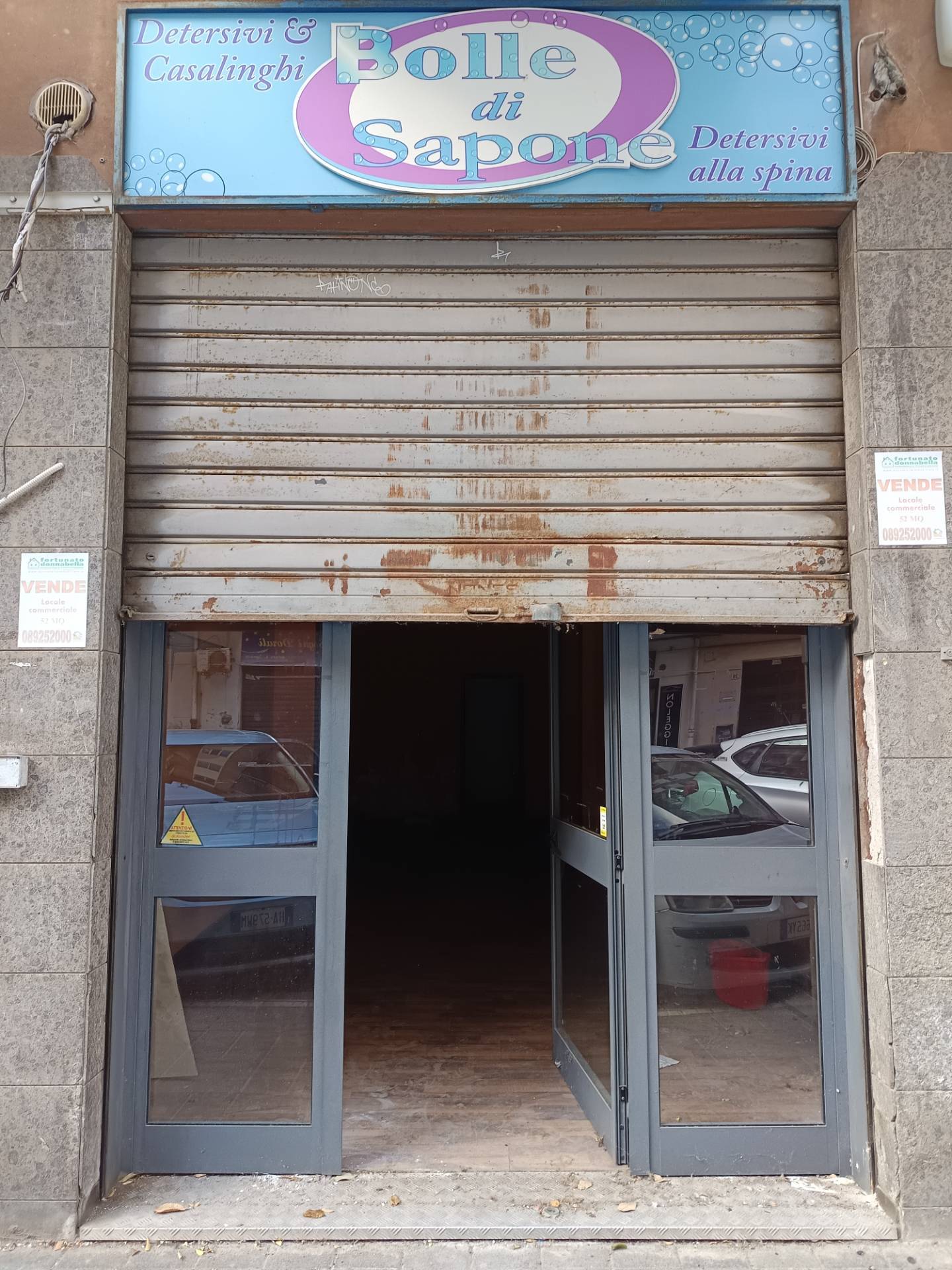 Locale commerciale in vendita a Salerno, PASTENA