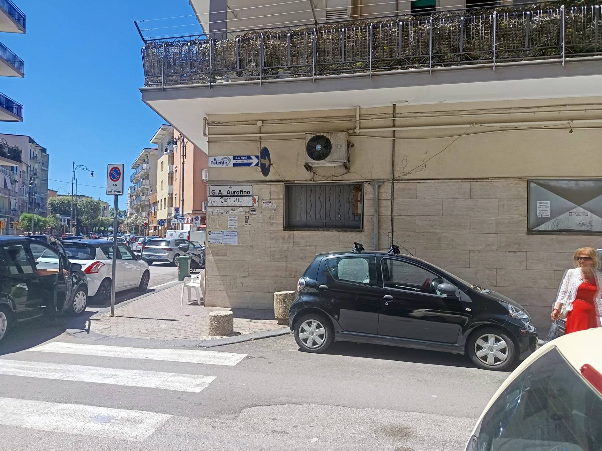 Locale commerciale in vendita a Salerno, TORRIONE