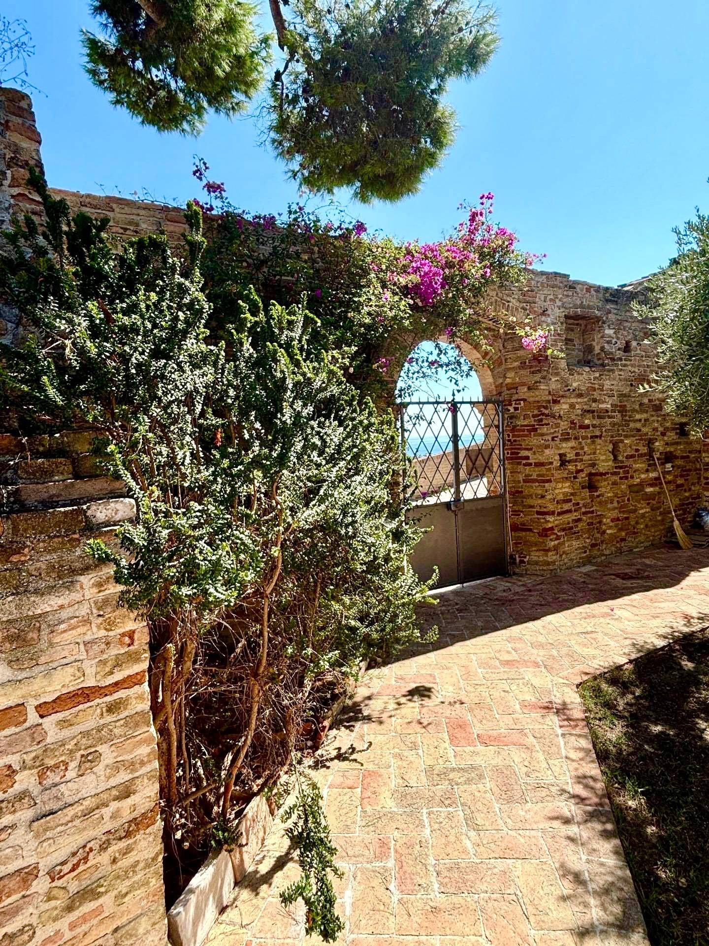 Villa in vendita a Cupra Marittima