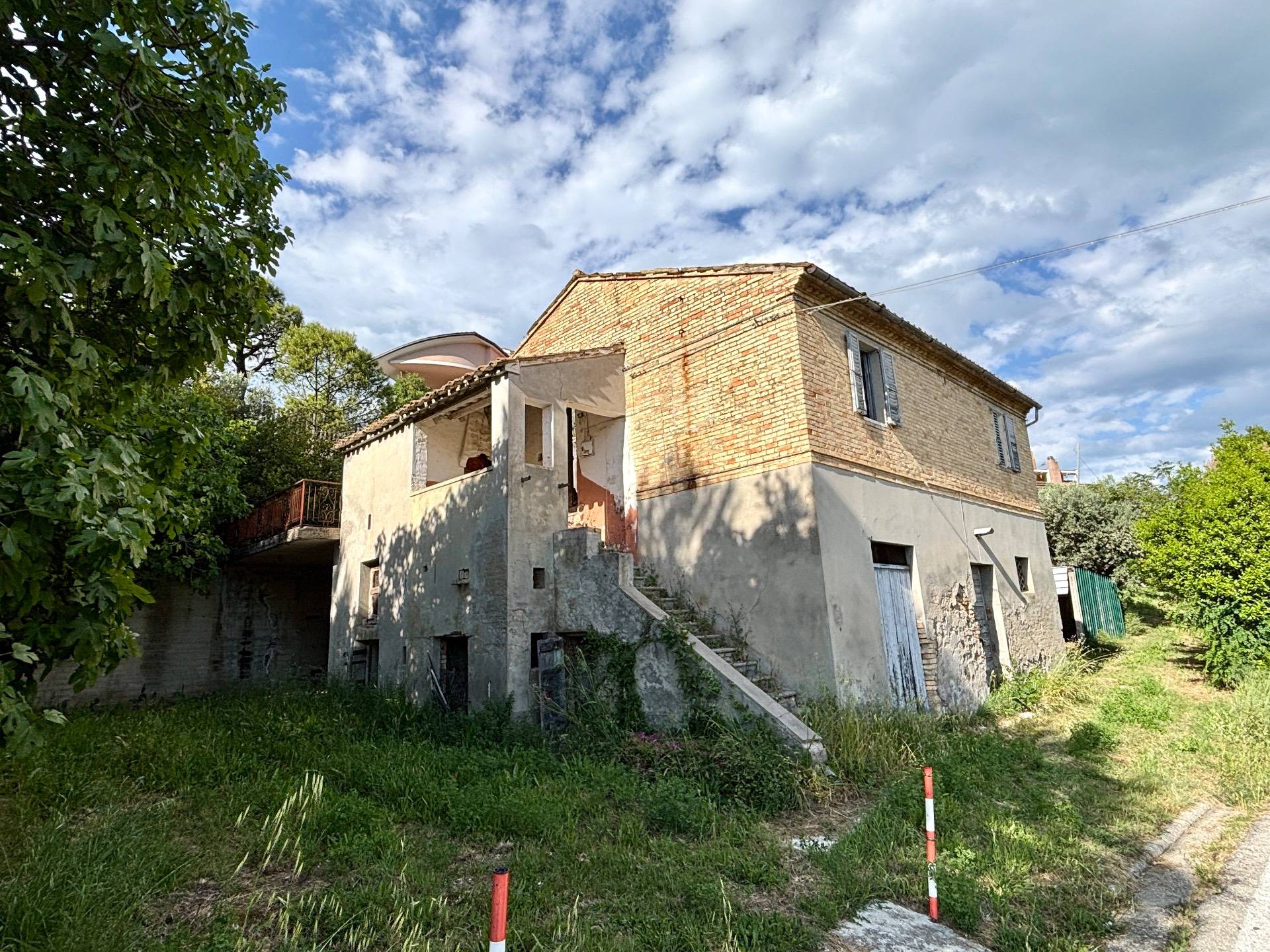Rustico in vendita a Acquaviva Picena